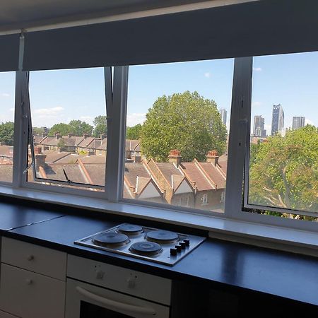 Double Room In Private Apartment Londra Exterior foto
