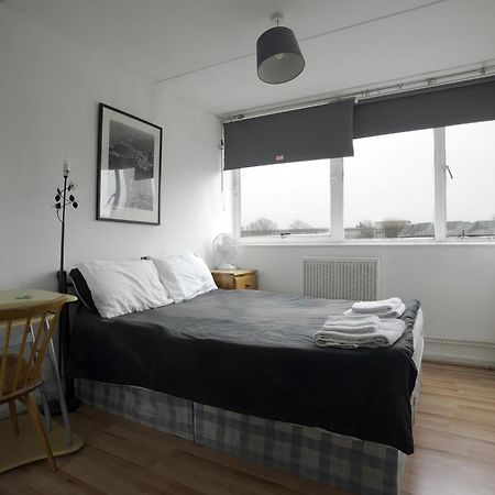 Double Room In Private Apartment Londra Exterior foto