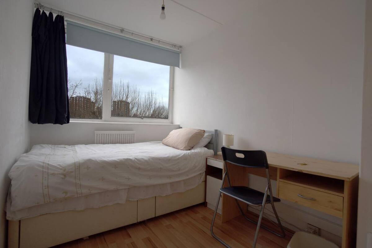 Double Room In Private Apartment Londra Exterior foto